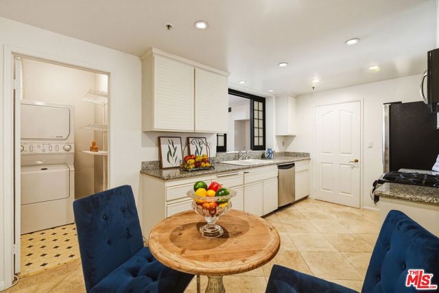 930 N Doheny Drive 308, West Hollywood, CA 90069