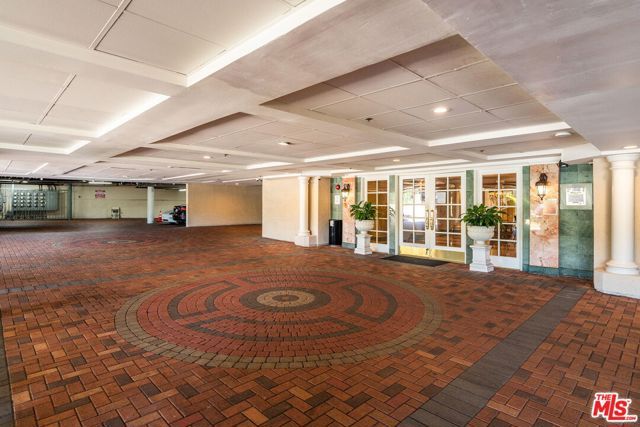 930 N Doheny Drive 308, West Hollywood, CA 90069