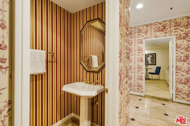 930 N Doheny Drive 308, West Hollywood, CA 90069