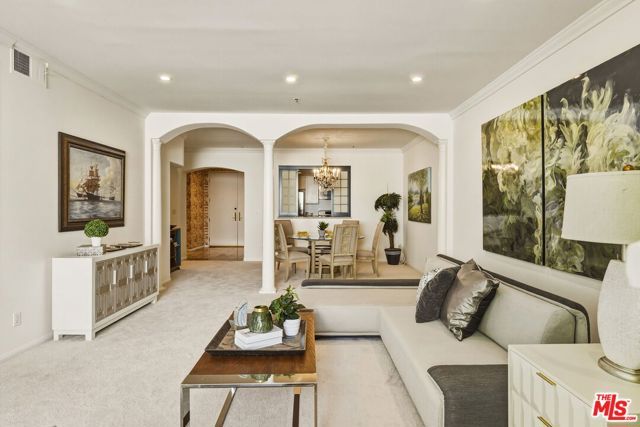 930 N Doheny Drive 308, West Hollywood, CA 90069