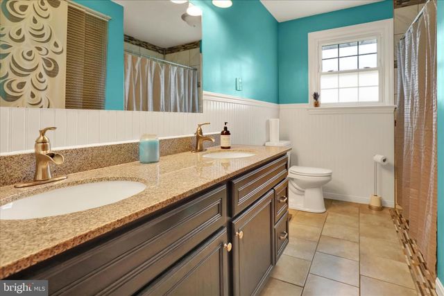 385 VALLEY VIEW DR, New Holland, PA 17557