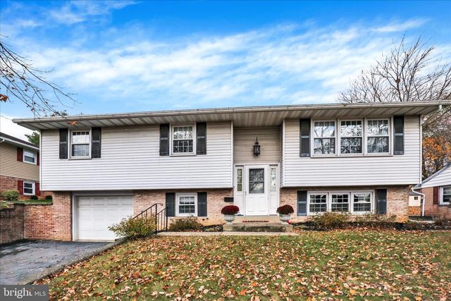 385 VALLEY VIEW DR, New Holland, PA 17557