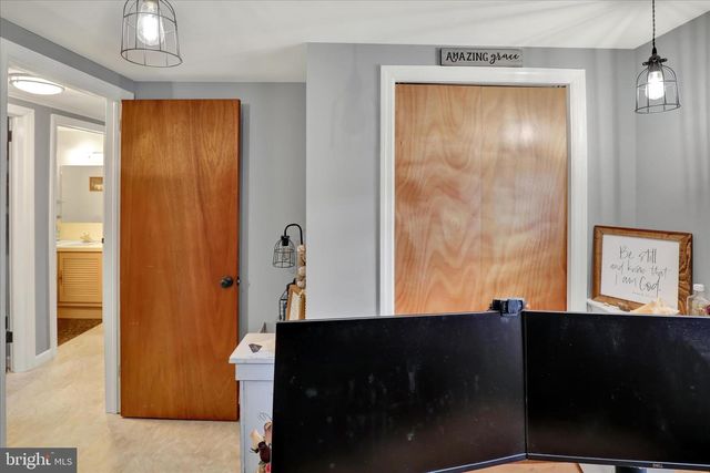 385 VALLEY VIEW DR, New Holland, PA 17557