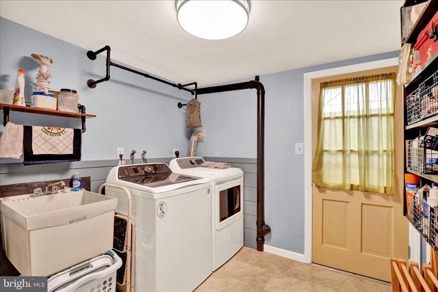 385 VALLEY VIEW DR, New Holland, PA 17557