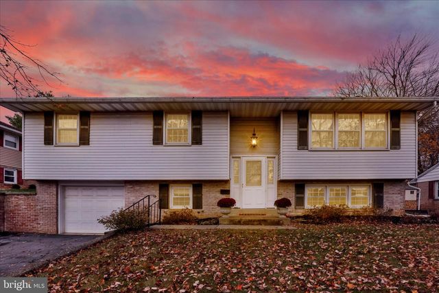 385 VALLEY VIEW DR, New Holland, PA 17557