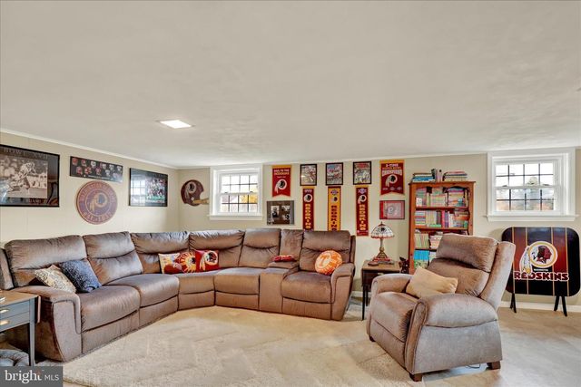 385 VALLEY VIEW DR, New Holland, PA 17557