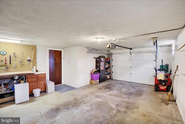 385 VALLEY VIEW DR, New Holland, PA 17557