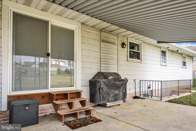 385 VALLEY VIEW DR, New Holland, PA 17557