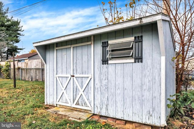 385 VALLEY VIEW DR, New Holland, PA 17557