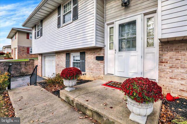 385 VALLEY VIEW DR, New Holland, PA 17557