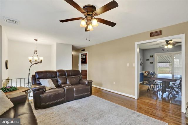 385 VALLEY VIEW DR, New Holland, PA 17557