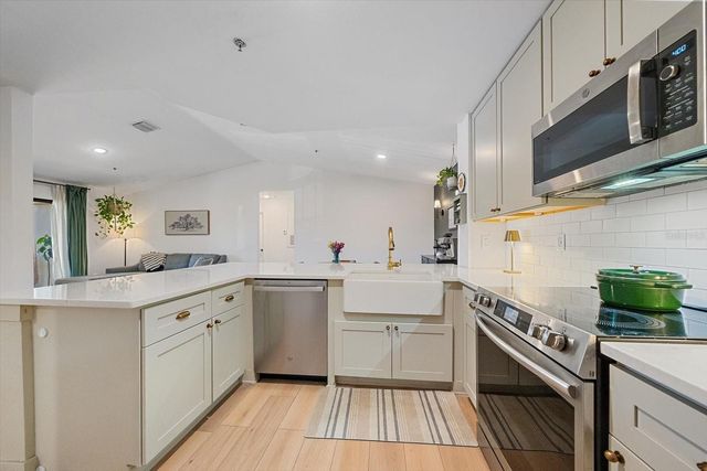 4002 CROCKERS LAKE BOULEVARD 21, Sarasota, FL 34238