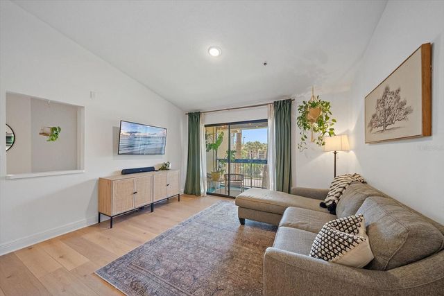 4002 CROCKERS LAKE BOULEVARD 21, Sarasota, FL 34238