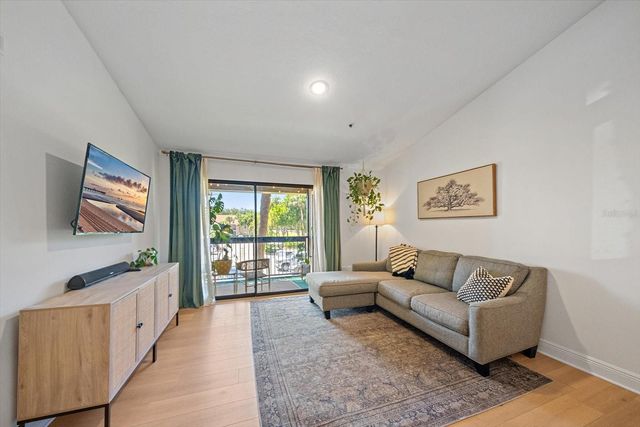 4002 CROCKERS LAKE BOULEVARD 21, Sarasota, FL 34238
