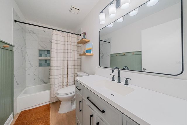 4002 CROCKERS LAKE BOULEVARD 21, Sarasota, FL 34238