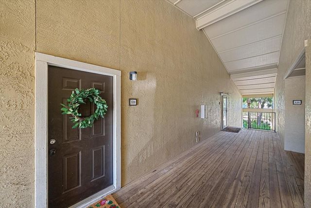 4002 CROCKERS LAKE BOULEVARD 21, Sarasota, FL 34238