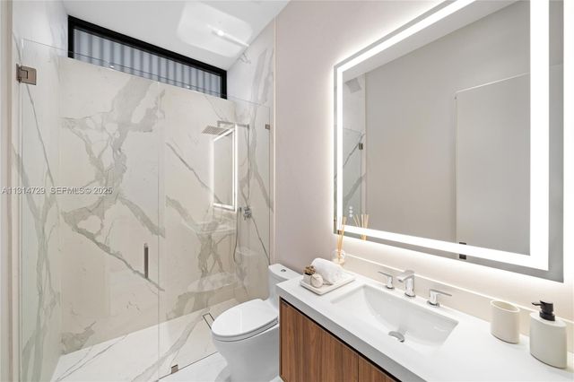 2950 NE 164th St, North Miami Beach, FL 33160