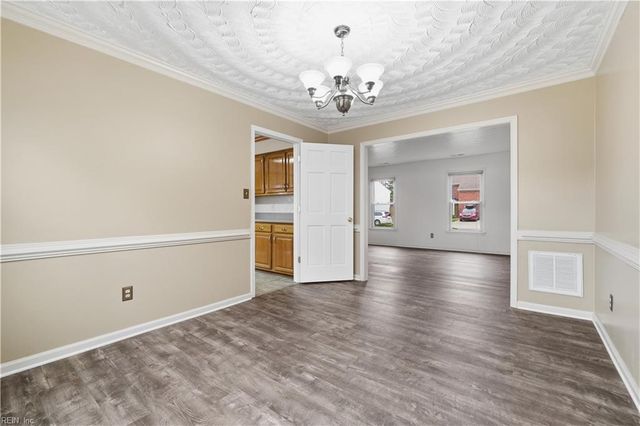 813 Arcadia RD, Chesapeake, VA 23320