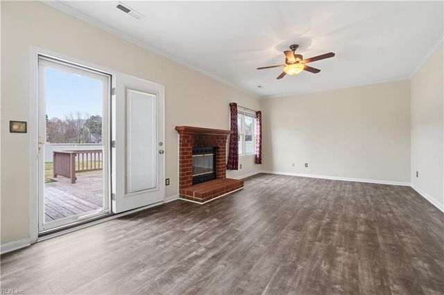 813 Arcadia RD, Chesapeake, VA 23320