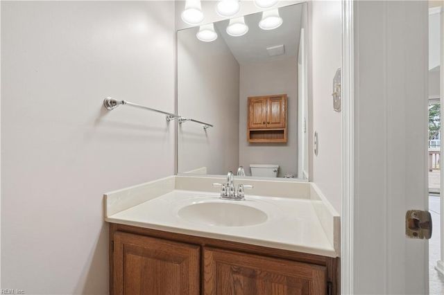 813 Arcadia RD, Chesapeake, VA 23320