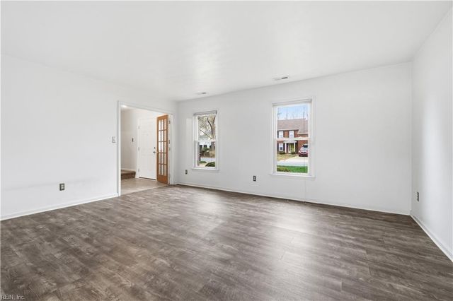 813 Arcadia RD, Chesapeake, VA 23320