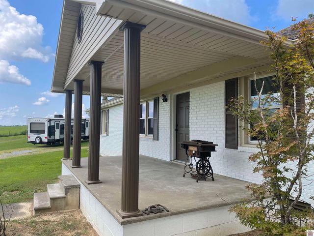 13425 South Road, Cadiz, KY 42211