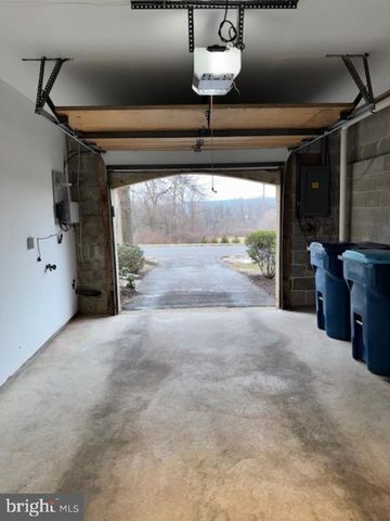 468 LYNETREE DR, West Chester, PA 19380