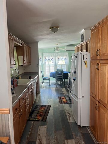 1661 Old Country Road 156D, Riverhead, NY 11901