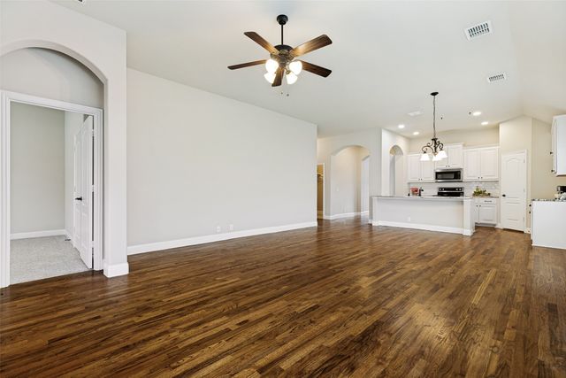 212 PROVIDENCE Drive, Van Alstyne, TX 75495