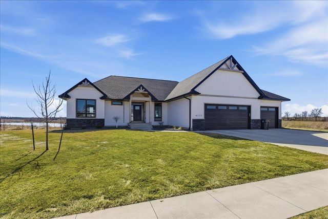 4717 Wild Horse Drive, Cedar Falls, IA 50613