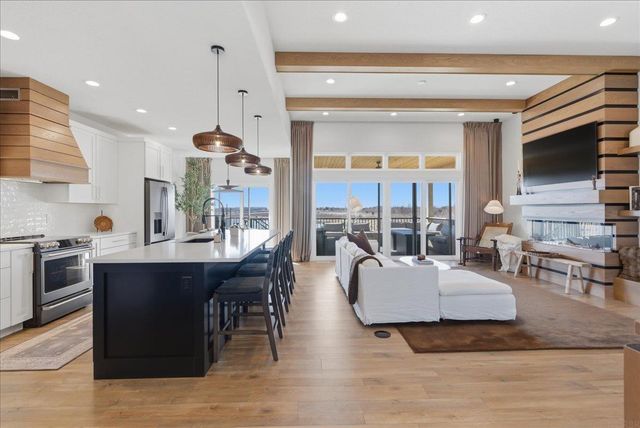 4717 Wild Horse Drive, Cedar Falls, IA 50613