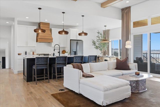 4717 Wild Horse Drive, Cedar Falls, IA 50613