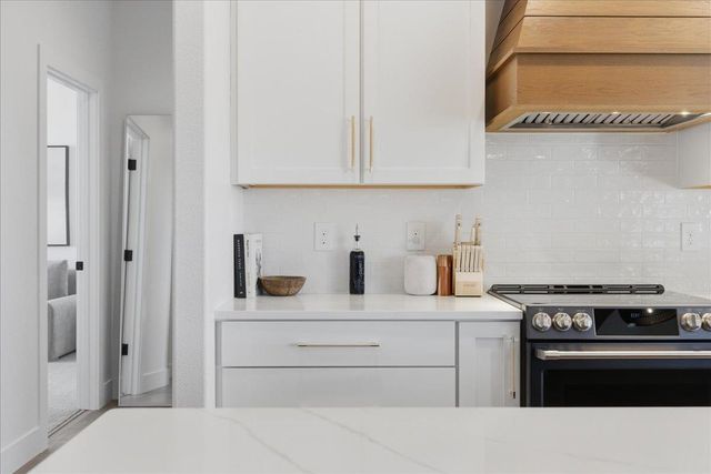 4717 Wild Horse Drive, Cedar Falls, IA 50613