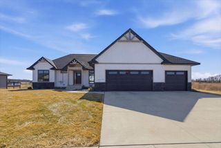 4717 Wild Horse Drive, Cedar Falls, IA 50613