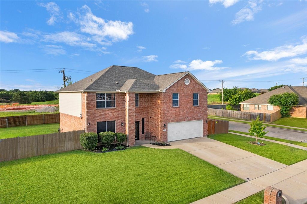 1700 Cowtown Court, Mansfield, TX 76063