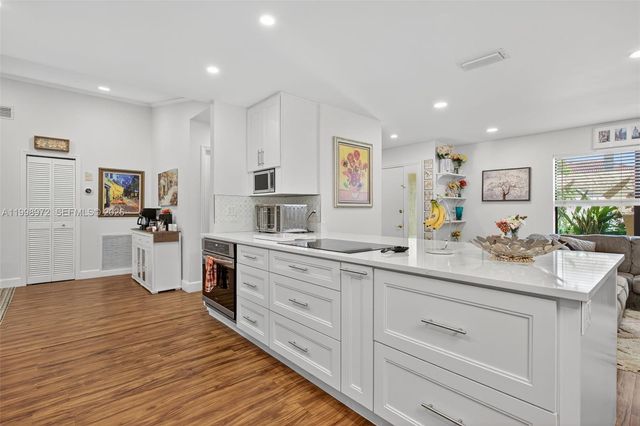 701 NW 41st Ter, Deerfield Beach, FL 33442