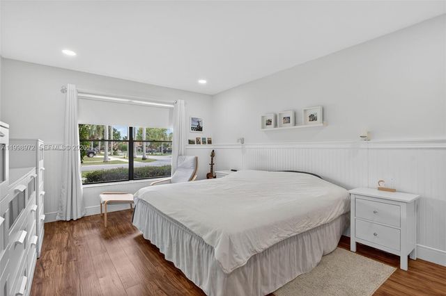 701 NW 41st Ter, Deerfield Beach, FL 33442