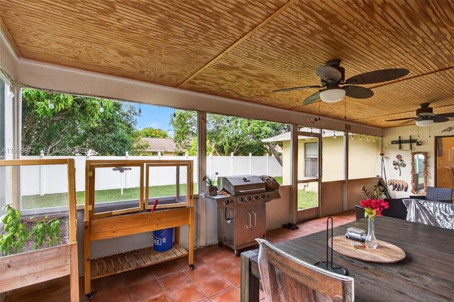 701 NW 41st Ter, Deerfield Beach, FL 33442