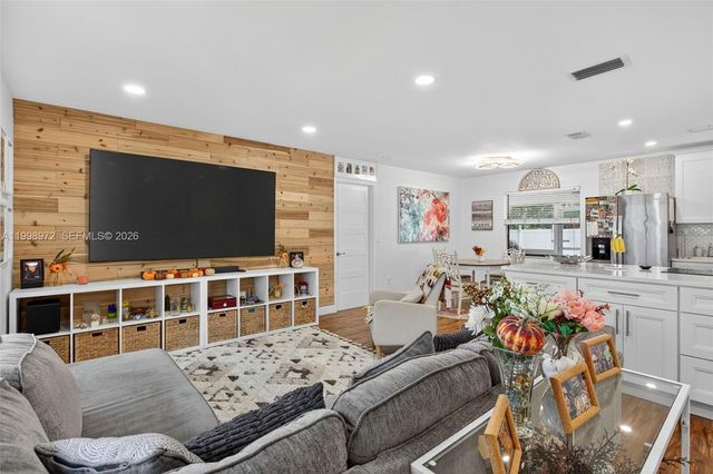 701 NW 41st Ter, Deerfield Beach, FL 33442