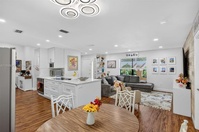 701 NW 41st Ter, Deerfield Beach, FL 33442