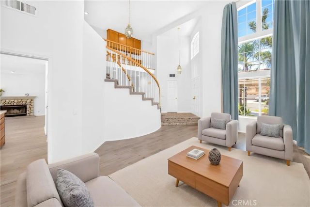 476 Somerset Cir, Corona, CA 92879