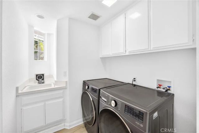 476 Somerset Cir, Corona, CA 92879
