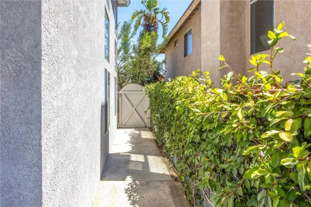476 Somerset Cir, Corona, CA 92879