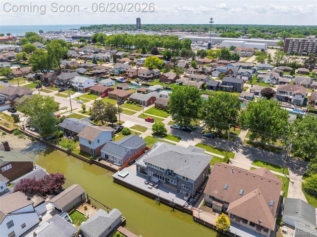 22491 E 10 Mile Road, St. Clair Shores, MI 48080