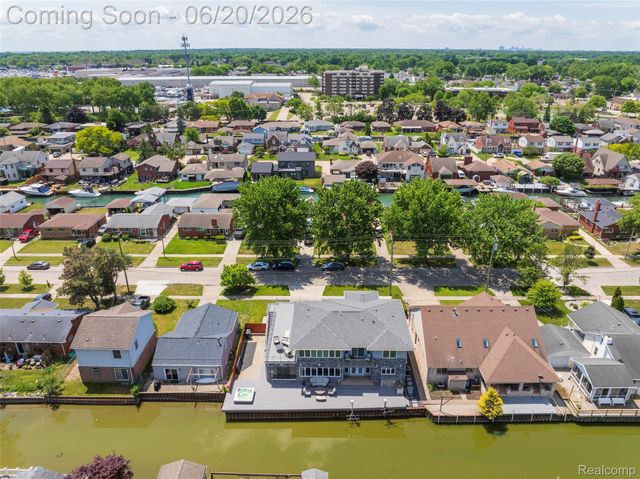 22491 E 10 Mile Road, St. Clair Shores, MI 48080