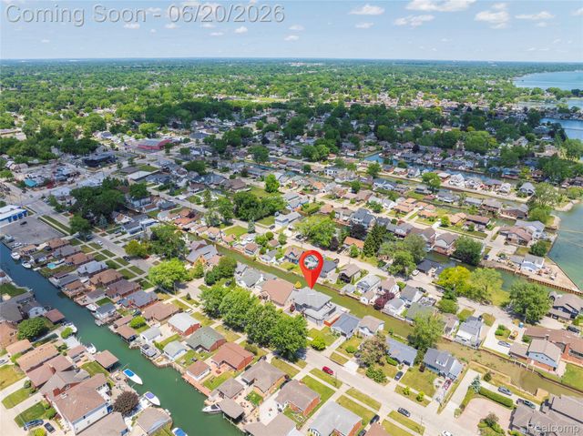 22491 E 10 Mile Road, St. Clair Shores, MI 48080