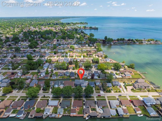 22491 E 10 Mile Road, St. Clair Shores, MI 48080