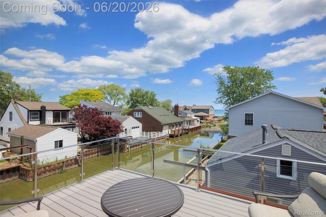 22491 E 10 Mile Road, St. Clair Shores, MI 48080