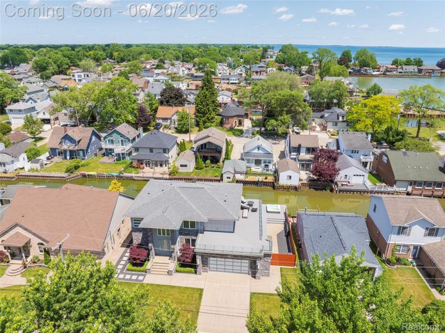 22491 E 10 Mile Road, St. Clair Shores, MI 48080
