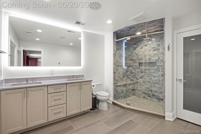 22491 E 10 Mile Road, St. Clair Shores, MI 48080